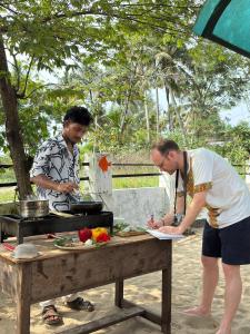 Επισκέπτες που μένουν στο Coconut Bay Marari