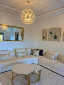 Фотография из галереи Appartement chic a 5 mins de la plage в городе Эль-Хархура