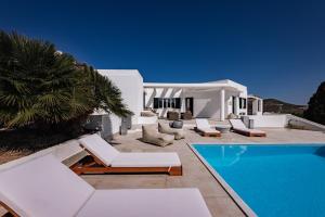 Swimmingpoolen hos eller tæt på Villa Boa By Milos Concierge