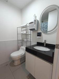 Ванная комната в Comfortable apartment in Parque la Reserva