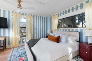 Ένα ή περισσότερα κρεβάτια σε δωμάτιο στο Cuvee Cottage Hot tub 290 Wine Trail