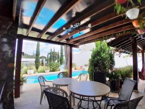 Bazén v ubytování Alpes de Vinhedo nebo v jeho okolí