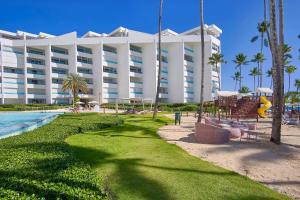 Bazén v ubytování Marbella Juan Dolio Beachfront nebo v jeho okolí