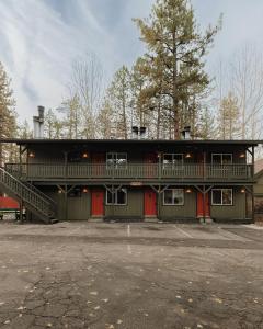 Budova, kde se chata nachází