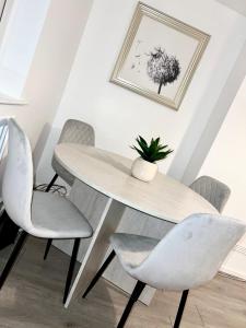 Χώρος καθιστικού στο Modern 3 Bed