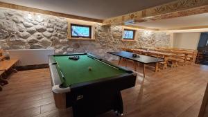 Biliár nebo kulečník v ubytování Dom Wczasowy U Góralki