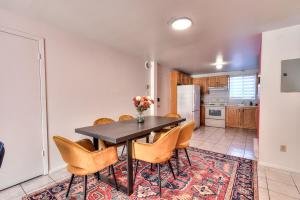 Fotografie z fotogalerie ubytování Spacious 2BR ! 6 guest Vacation home Montreal v Montrealu