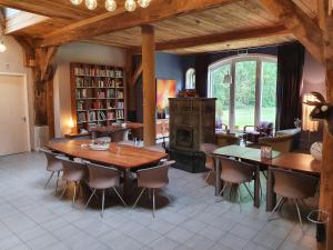 Η βιβλιοθήκη της παραθεριστικής κατοικίας