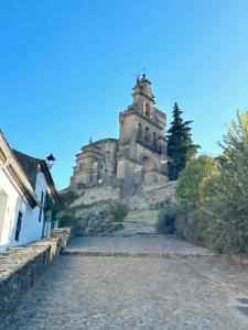 Et lokalt vartegn tæt på feriehuset
