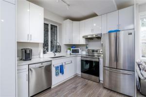 Fotografie z fotogalerie ubytování Ridge Pointe Retreat Your Victoria Hideaway v destinaci Colwood