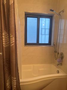 Ένα μπάνιο στο Private Room and Bath By Hudson River