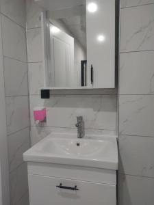 Ένα μπάνιο στο Umut apart otel +8 φωτογραφίες