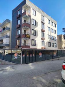 Το κτήριο όπου στεγάζεται  το διαμέρισμα