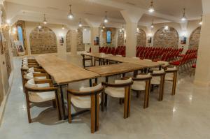 Бизнес-центр и/или конференц-зал в Nasser Palace Suites & Spa +84 фотографии