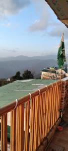 En generel udsigt til bjerge eller udsigt til bjerge taget fra lejlighedshotellet