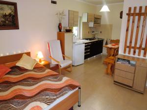 Kuchyň nebo kuchyňský kout v ubytování Holiday Home in Kolczewo near Baltic Beaches