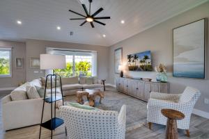 Et opholdsområde på It's Miller Time by SeaBreeze Vacation + 56 billeder