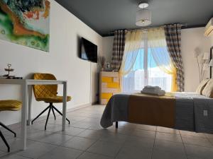 Μια τηλεόραση ή/και κέντρο ψυχαγωγίας στο Cozy Studio in Cannes