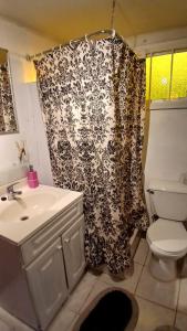 Ένα μπάνιο στο Linda cabaña con salida al Lago Rapel