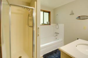 Ένα μπάνιο στο The Swedish Fish Getaway on Lake Saint Clair! +36 φωτογραφίες