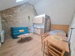 Φωτογραφία από το άλμπουμ του apartment with large garden σε Ifs