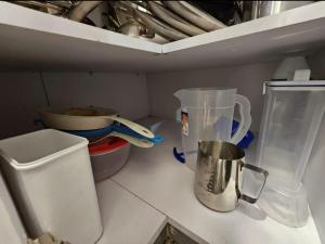 a kitchen counter with some utensils and a blender at Apartamento Comfort Plus Norte Bogotá 170 - Sabana & Clínicas CTIC in Bogotá