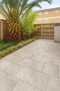 Zahrada ubytování Elysian Nights with Palm Garden in Central London- 2 WC