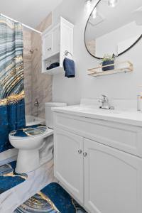 Koupelna v ubytování ModernHome in HeartChesterton near IndianaDunes close to Chicago