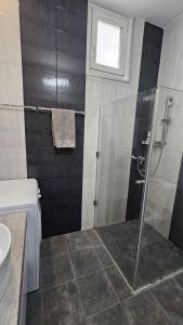 Et badeværelse på City center apartment