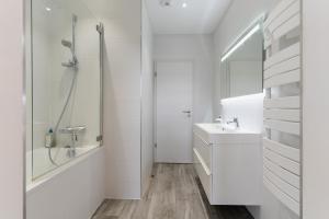 Et badeværelse på Centre-ville République + 10 billeder