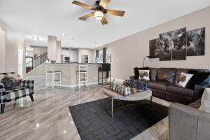 Posezení v ubytování Spacious 5BR *River Float *Pool *Fire Pit * + 22 fotografií