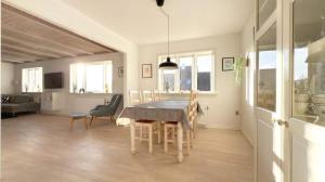 Et opholdsområde på Spacious Villa in Torshavn City Centre - 10 Guests + 25 billeder