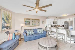 Kuchyň nebo kuchyňský kout v ubytování Ocean Pointe beach front Condo