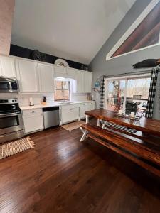 Foto dalla galleria di Panoramic Point--PERFECT views of Rough River a Falls of Rough