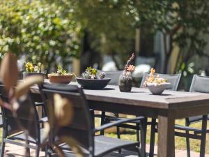 Jídlo v motelu nebo okolí