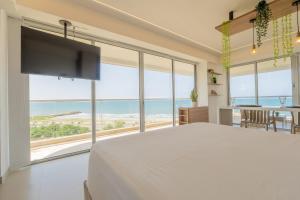 Μια τηλεόραση ή/και κέντρο ψυχαγωγίας στο Cartagena Beach Resort