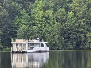 Příroda nedaleko ubytování na lodi