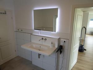 Ένα μπάνιο στο Holiday home in Arendsee with Wi-Fi