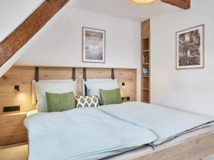 Postel nebo postele na pokoji v ubytování Holiday home in Göhl with swimming pool