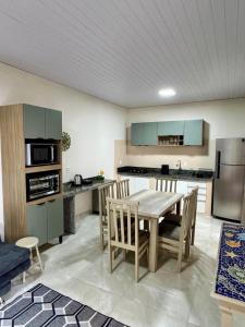 Køkken eller tekøkken på Perfect Beach House for your Vacation