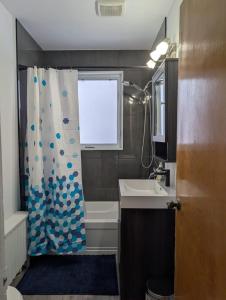 Et badeværelse på Chambre privée 5 min Université Hôpital