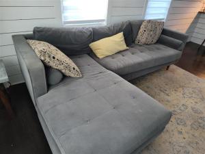 Гостиная зона в Stylish Lynn Iris Room 2 Private Bath +1 фотография