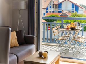 En balkon eller terrasse på Studio in Biscarrosse near Sandy Beach