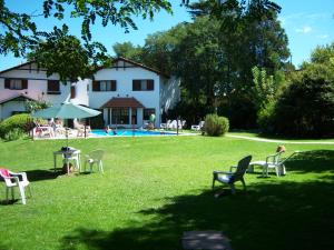 The swimming pool at or close to La Posada de Akasha