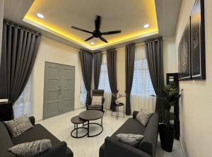 Et tv og/eller underholdning på Maryam Homestay D' Bachok