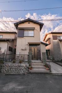 Bygningen som feriehuset ligger i