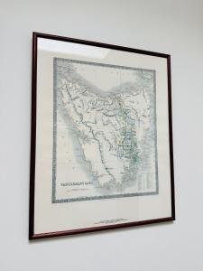 True Blue Two - Friends & You في شيفيلد: خريطة مؤطرة للولايات المتحدة الأمريكية +صورة واحدة