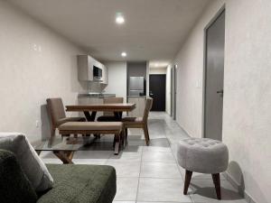 Et opholdsområde på Depto nuevo cerca de H. Civil Viejo con A/C