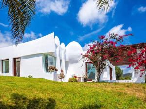 Zahrada ubytování Villa in Ibiza with Infinity Pool and Sea Views