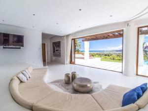 Posezení v ubytování Villa in Ibiza with Infinity Pool and Sea Views